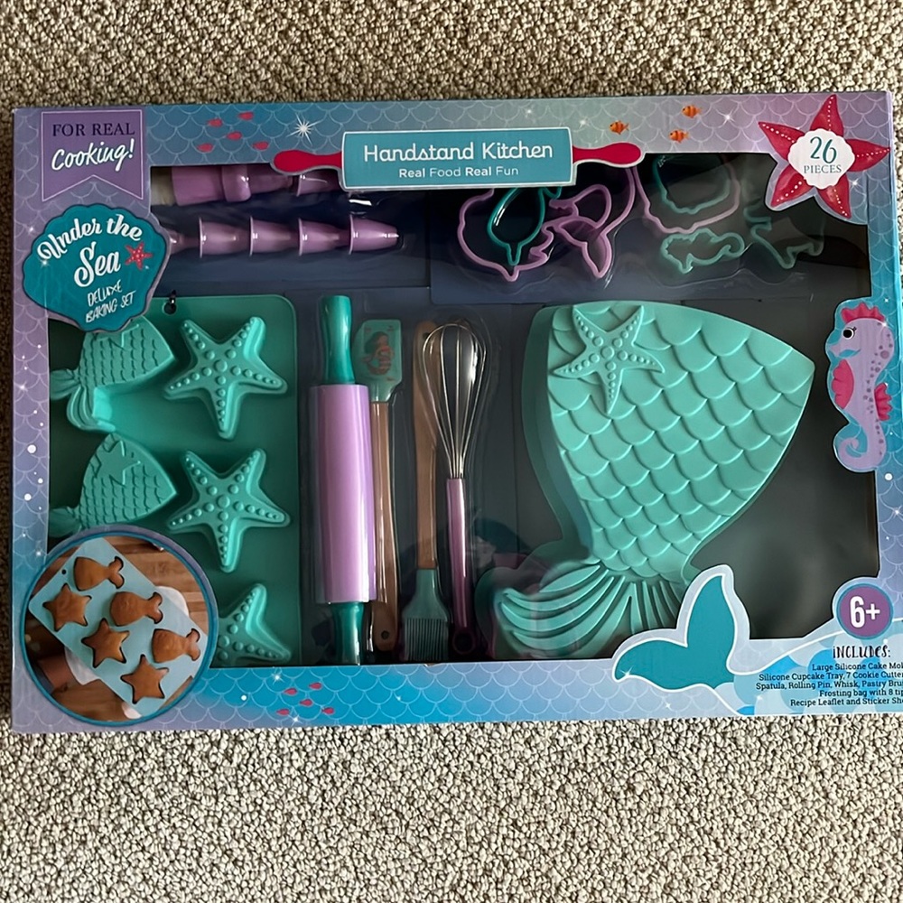 26 Piece Mermaid Baking set